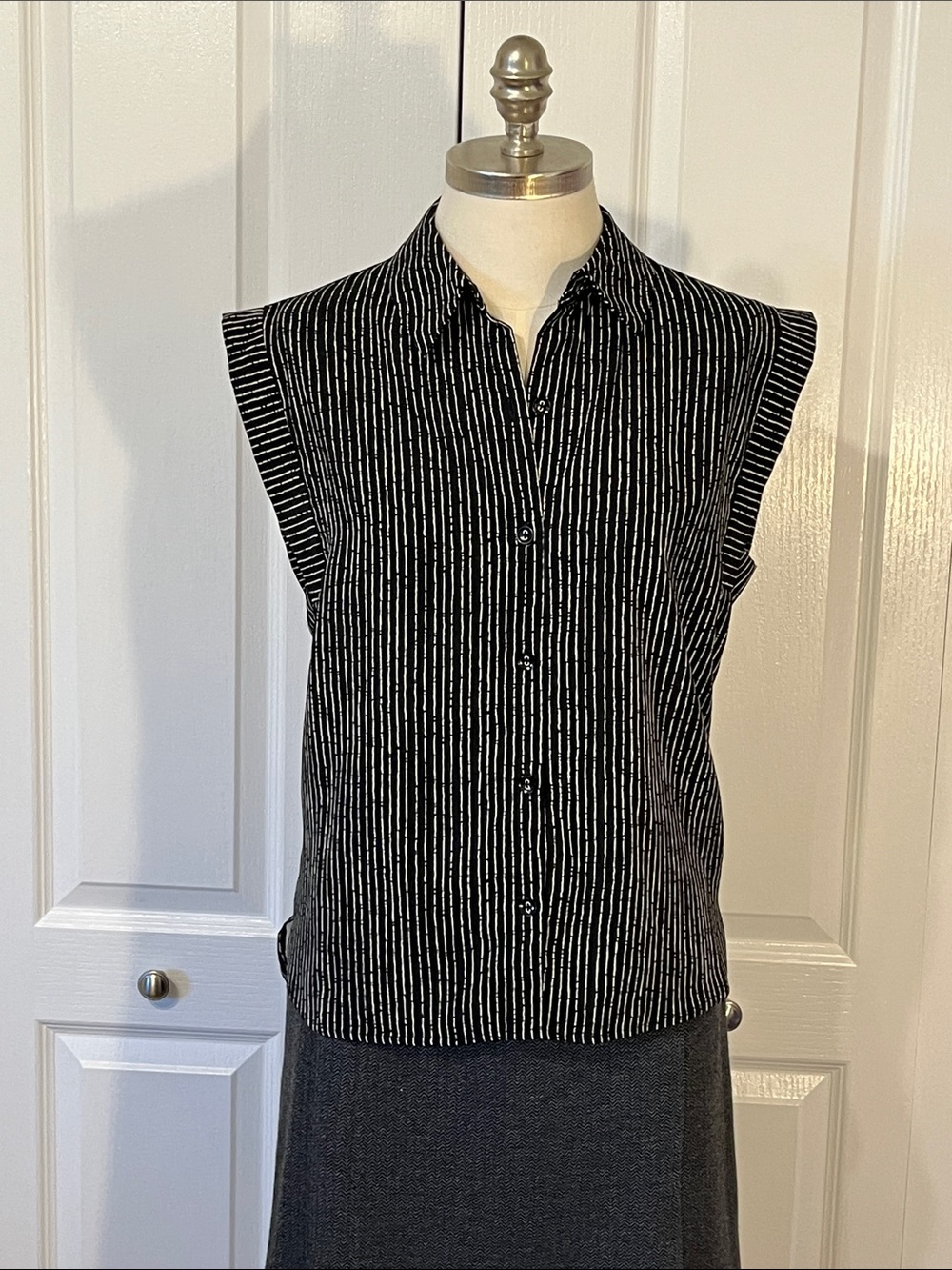 Forever 21 XXI blouse with sheer back